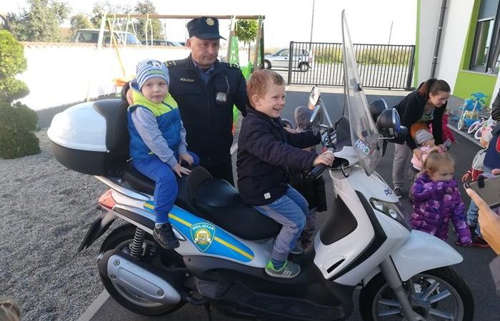 Posjet prometne policije PU Ivanec Dječjem vrtiću „Čarolija“